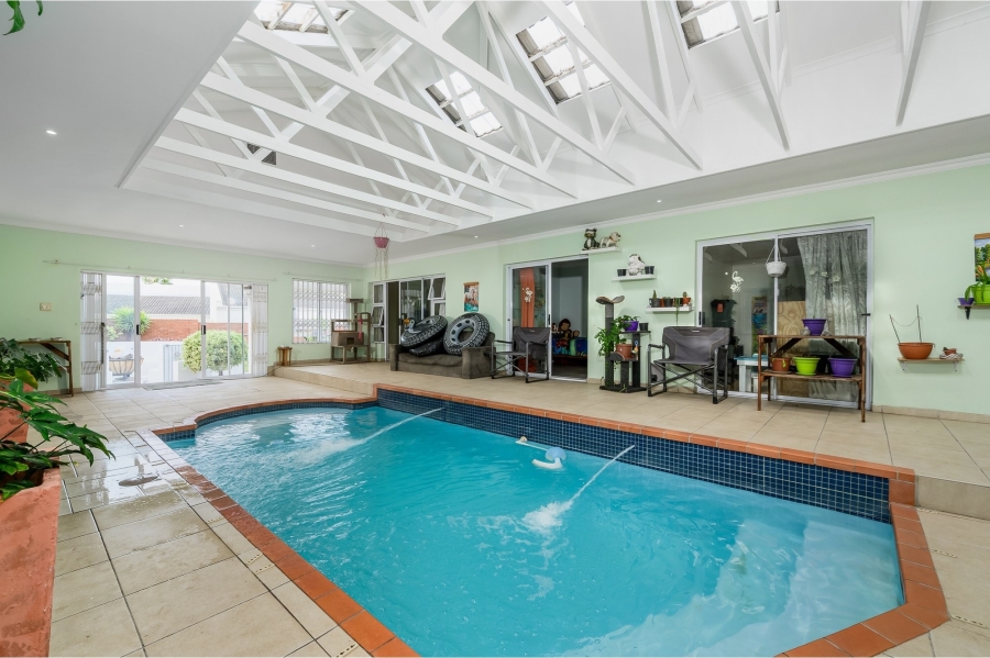 5 Bedroom Property for Sale in Summerstrand Eastern Cape